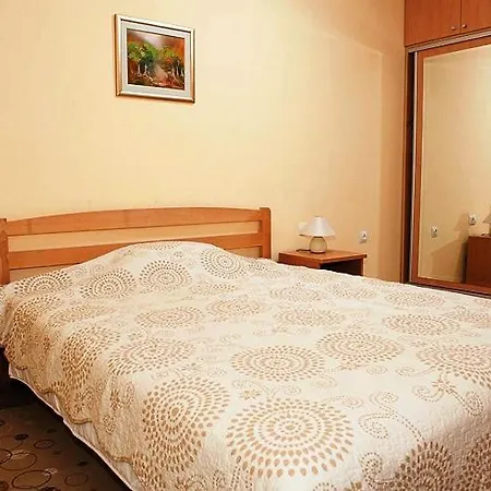 Spacious 1 Bedroom 4 Star Apartment, * Mlini