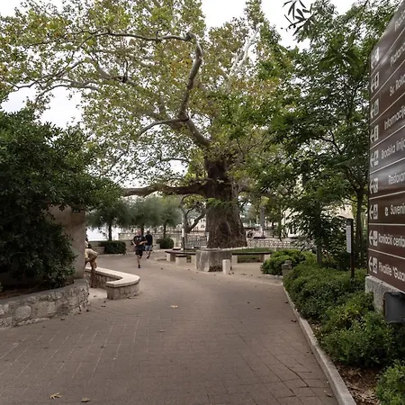 Spacious 1 Bedroom 4 Star Apartment, Appartement Mlini