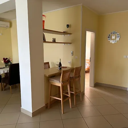 Appartement Spacious 1 Bedroom 4 Star Apartment, Mlini