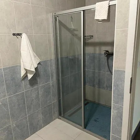 Spacious 1 Bedroom 4 Star Apartment,