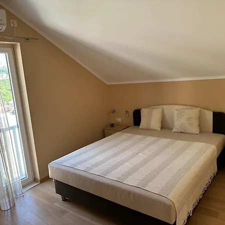 Spacious 1 Bedroom 4 Star Apartment,