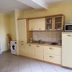 Spacious 1 Bedroom 4 Star Apartment, *