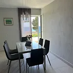 Spacious 1 Bedroom 4 Star Apartment, * Mlini
