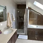 Apartamento Spacious 1 Bedroom 4 Star Apartment, Mlini