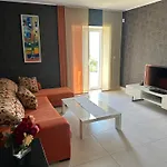 Apartamento Spacious 1 Bedroom 4 Star Apartment, *