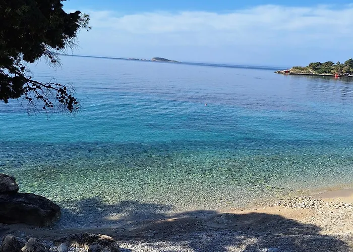 Spacious 1 Bedroom 4 Star Apartment, 米利尼