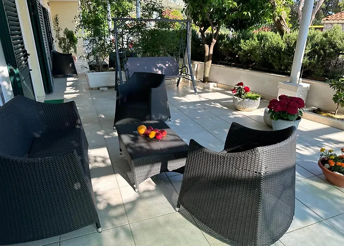 公寓 Spacious 1 Bedroom 4 Star Apartment,