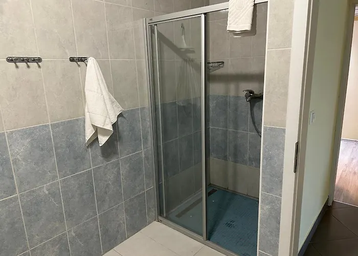 Spacious 1 Bedroom 4 Star Apartment,