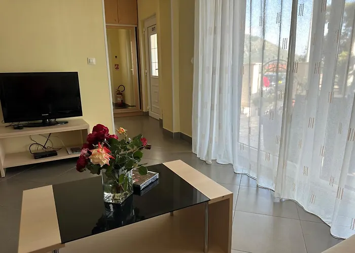 Spacious 1 Bedroom 4 Star Apartment, 公寓 *