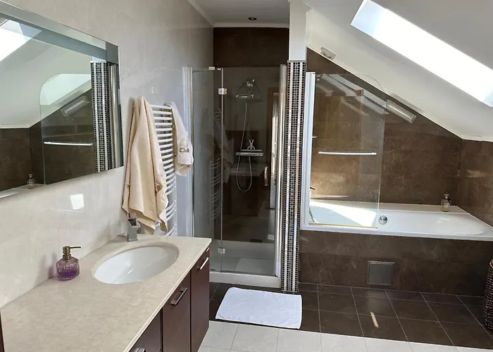 公寓 Spacious 1 Bedroom 4 Star Apartment, 米利尼