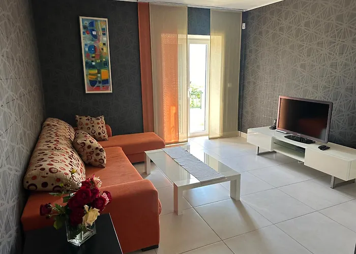 公寓 Spacious 1 Bedroom 4 Star Apartment, *