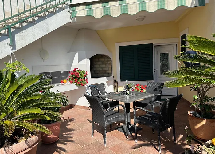 公寓 Spacious 1 Bedroom 4 Star Apartment,